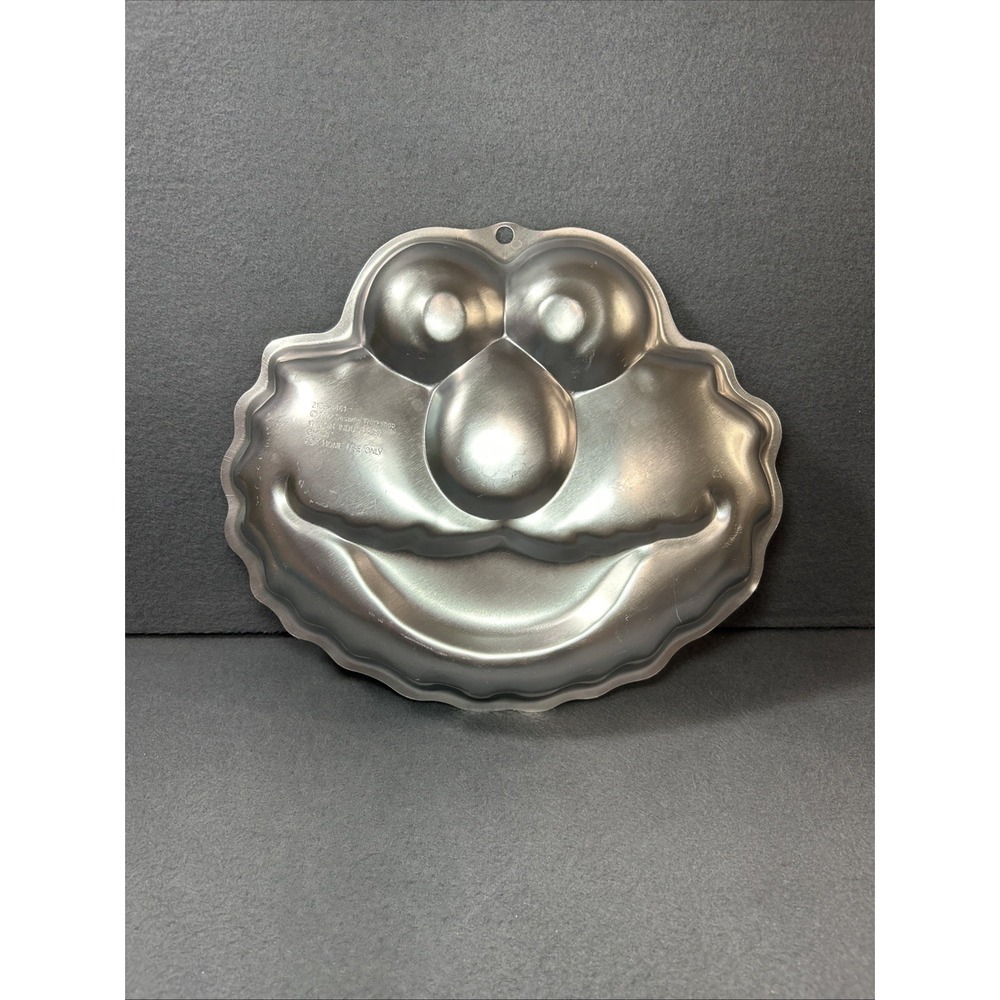 2002 Wilton Sesame Street Elmo Face Cake Pan Mold #2105-3461 Excellent - Picture 2 of 4